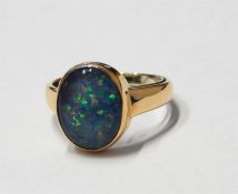 18ct gold and opal ring (possibly opal doublet), w