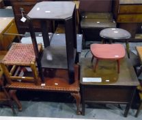 Stained wood coffee table with gadrooned carved bo