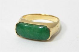14ct gold and jadeite set ring, 4.2g in total