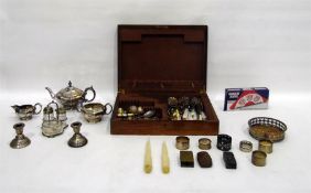 Quantity of assorted silver plated items including