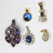 9ct gold and drop cluster pendant set with opal do