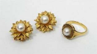 Cultured pearl and gold-coloured metal ring set si