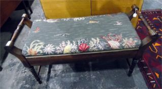 Late Edwardian box seated duet stool, having gros