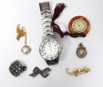 18ct gold blister pearl pendant on 9ct gold belche