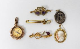 9ct gold compass fob, a 9ct gold brooch set with h