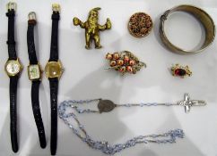 Quantity of costume jewellery including earrings,