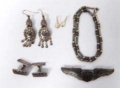 Silver and gold-coloured metal necklace with plain