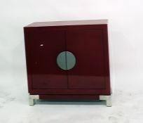 Red lacquer side cupboard, the pair of doors with