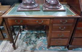 Edwardian single pedestal kneehole writing desk wi