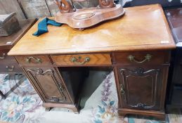 Late 19th century mahogany kneehole pedestal desk