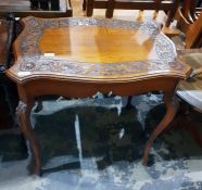 Early 20th century oak side table, the lozenge sha