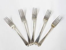 Five Georgian silver dinner forks, varying dates and makers, 9.4oz approx