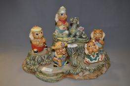 Pendelfin Model Stand and Five Figures