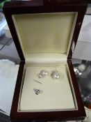 *Diamond & CFW Pearl Earring