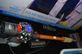 *Dyson V8 Absolute Vacuum
