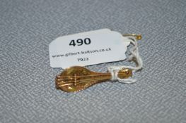 9cT Gold Mandolin Brooch - Approx 2.2g