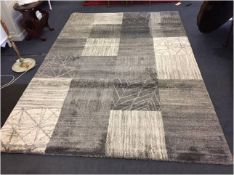 *Grey Square Patterned Rug 200x290cm
