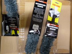 *Box of 90+ Maxim 2-in-1 Dashboard Brushes