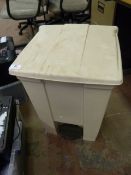 Rubbermaid Pedal Bin