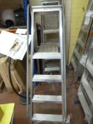 4ft Aluminium Steps with Hand Rail