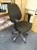 *Black & Chrome Executive Swivel Chair