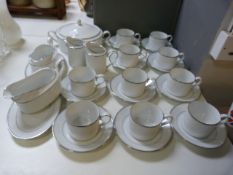 Boot Platinum Collection Silvered Dinner & Tea War