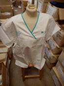 *Box Containing 17 HA2359 Tunic Tops Size:24 Short