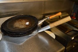 *Two Pizza Peels and Aluminium Trays