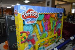 *PLAY-DOH KITCHEN CREATIONS SET