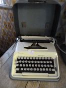 Remington 1040 Portable Type Writer