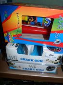 *x2 WII Shark Guns & 2 Hand Pump Air Horns