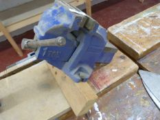 *Record 1 Ton Engineers Vice