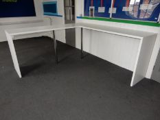 *White & Chrome L-Shape Breakfast Bar Unit