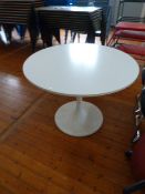 *Tulip Style Circular Table