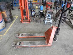 *550x1100 Pallet Truck