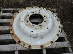 *Eight Stud Wheel Center