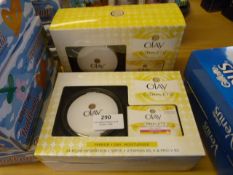 *Two Olay Complete Mirro & Day Moisturiser Sets