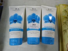 *Yardley Invigorating Moisturizing Body Wash 3x200