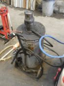 *Pneumatic Grease Pump