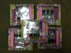 *Six Chit Chat Nail Art Kits