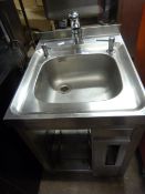 Freestanding Sink with Pir Tap