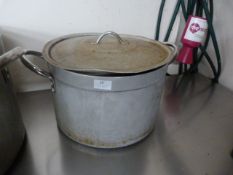 *Large Cooking Pot