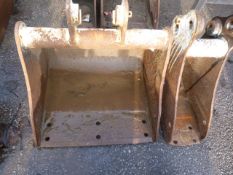 *Pair of Mini Digger Buckets