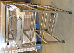 1 x Metalcraft Industries Tray Wrapper Machine - Dimensions: 55.5 x 61 x 99.5cm - Ref: MC113 - CL282