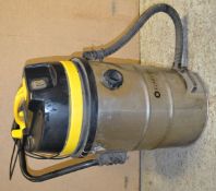 1 x Klarstein Wet/Dry Vacuum Cleaner - Great For Commercial or Home Use -  - CL007 - Location: