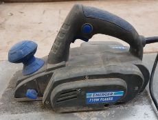 1 x Energer 710w Planer - 240v - CL303 - Location: North Wales LL14