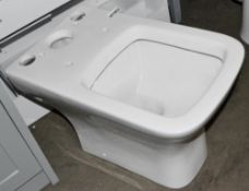 1 x Close Coupled Compact Square Pan - Ex-Display Item - Ref MT883 - CL269 - Location: Bolton BL1 <b