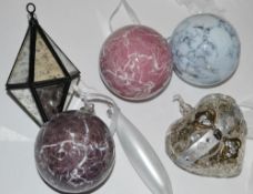 Over 130 x Assorted Georgian-style Premium Christmas Tree Decorations - Stunning Display Items