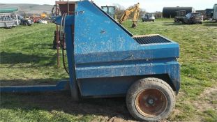 Fertliser hopper trailer