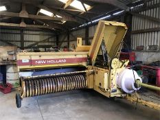 New Holland 945 Baler